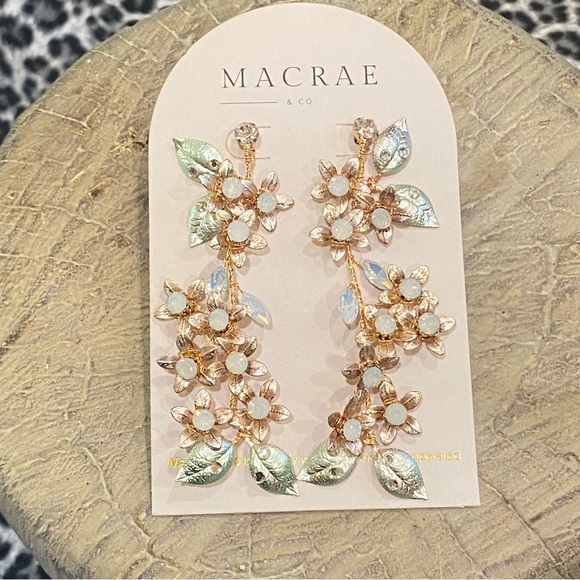 Macrame Wire Flower Leaves Vine Buds Crystal Leaves Gold Green Earrings NWT - Picture 3 of 5